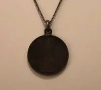Pendentif à pièce en argent avec chaîne, milieu du 20e siècle, allemand