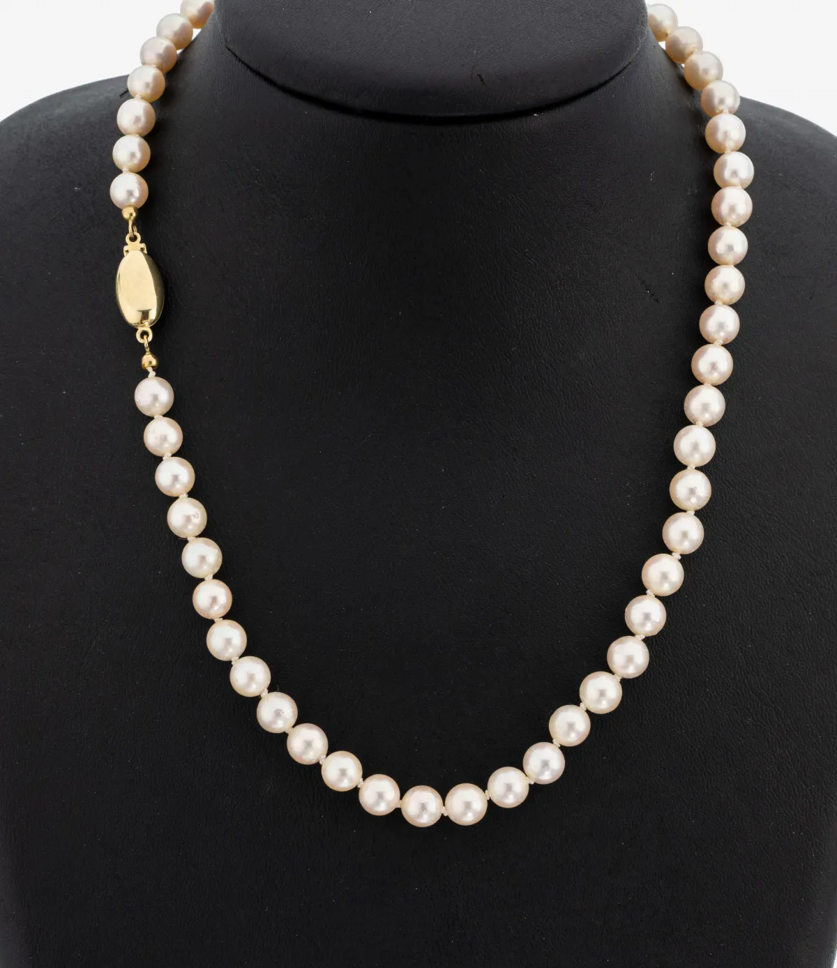 Perl-Collier mit 14 kt Gold Schließe, GG 585/000, Akoyazuchtperlen, D. ca. 6.4-6.9 mm,