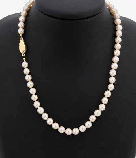 Parelcollier met 14 kt gouden sluiting, geelgoud 585/000, Akoya gekweekte parels, diam. ca. 6,4-6,9 mm