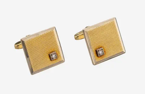 Paar 14 kt goud diamant manchetknopen, geel/witgoud 585/000, vierkante plaat