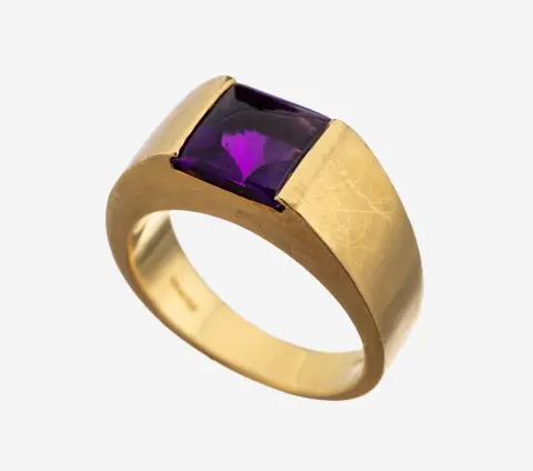 18 kt gouden amethist ring, goud 750/000, oppervlak satijn, amethist buff top slijpsel