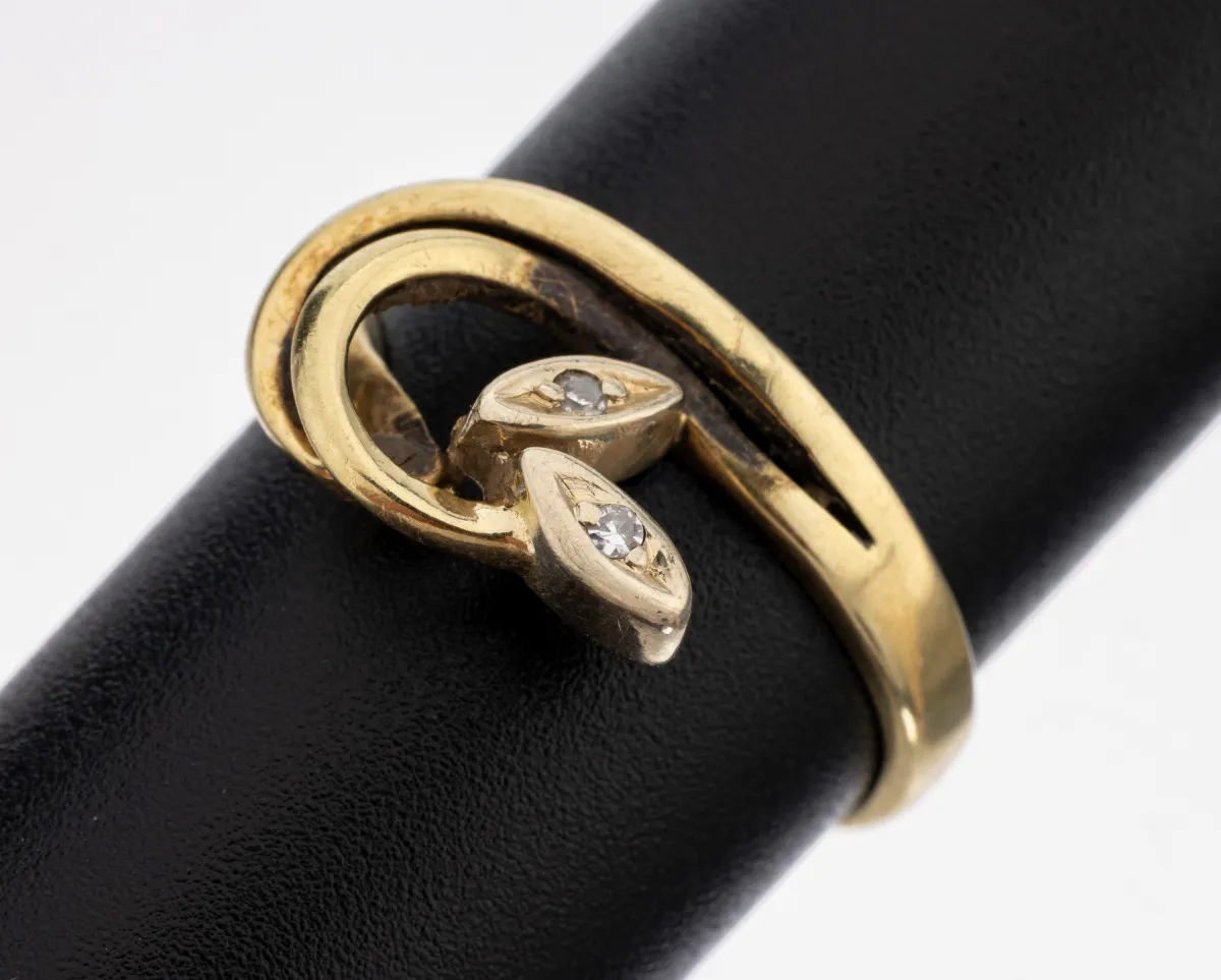 14 kt Gold Diamant-Ring, GG 585/000, abstrakte doppelköpfige Schlange, 2 kl