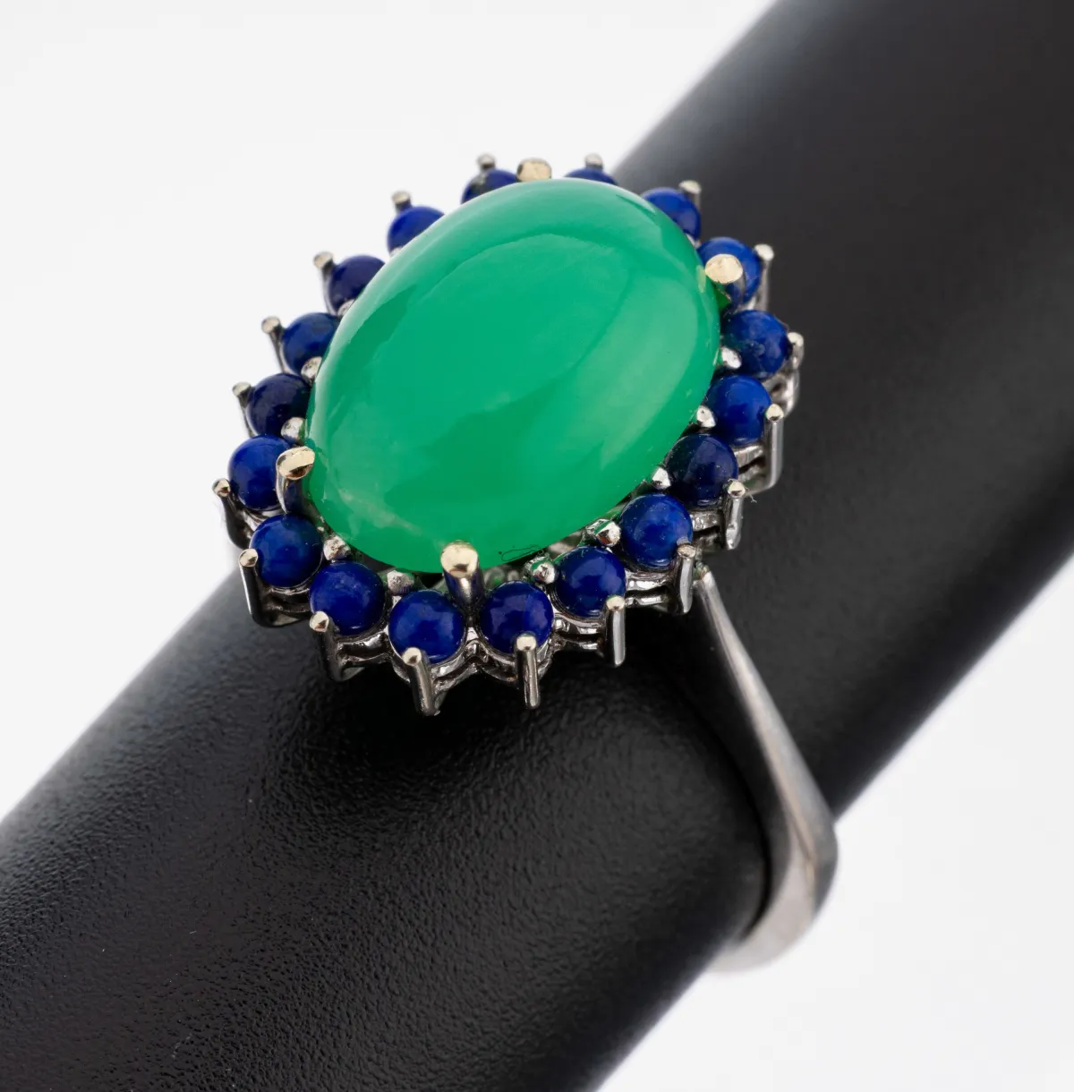 Bague chrysoprase-lapis-lazuli en or 14 ct, or blanc 585/000 testé, cabochon chrysoprase ovale