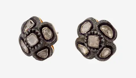 Paire de boucles d'oreilles diamant, argent noirci et doré, forme florale abstraite, 10
