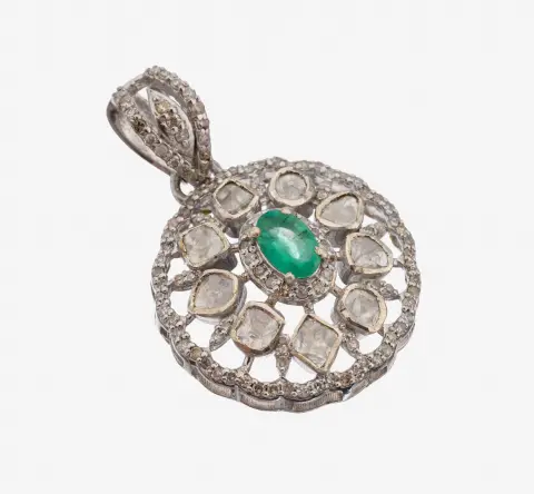 Pendentif émeraude-diamant, argent poinçonné, suspension ronde mobile, ajouré, central
