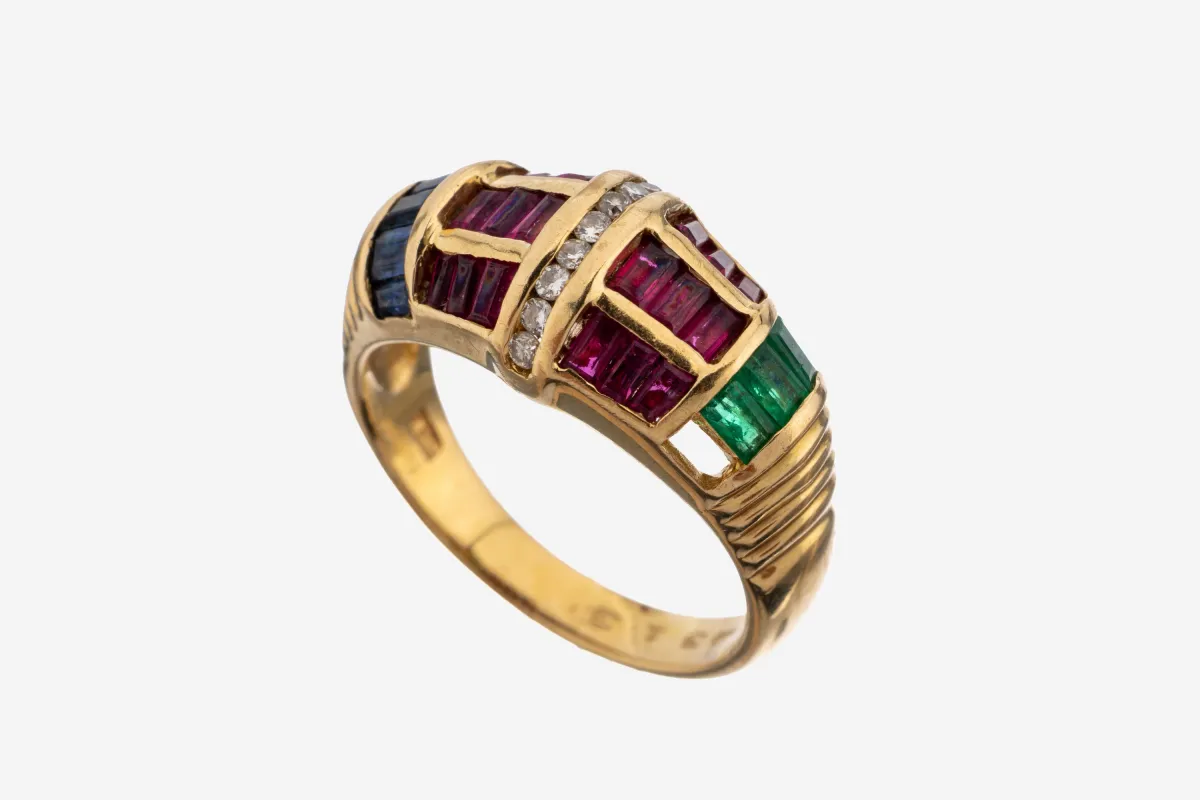 18 kt Gold Brillant-Rubin-Saphir-Smaragd-Ring, GG 750/000, Ringschultern gerillt, 9