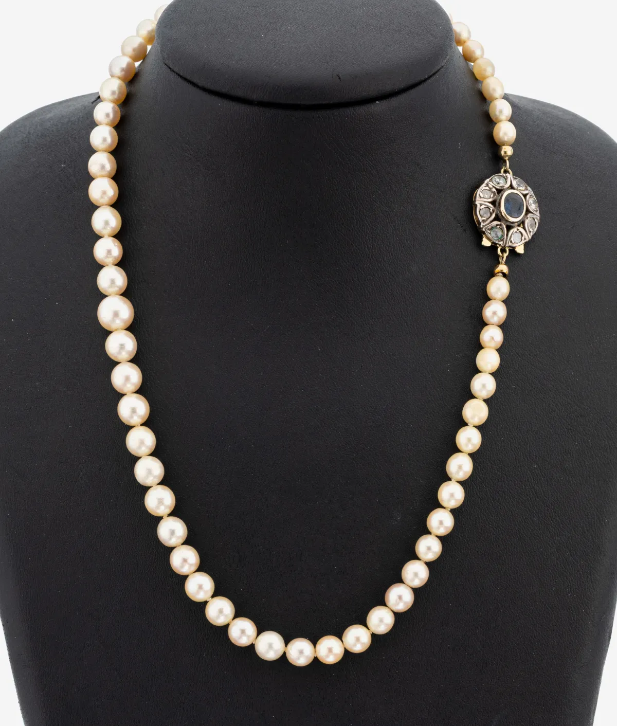 Collier de perles avec fermoir or 14 ct saphir-diamant, or gris/blanc 585/000, perles de culture Akoya