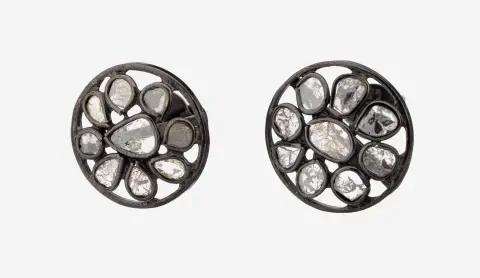 Paire de puces d'oreilles diamant, argent noirci, rondes, ajourées, 18 diamants roses