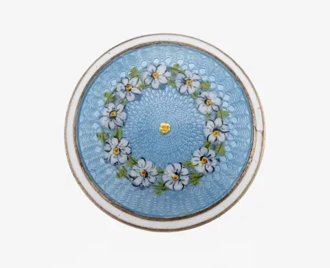 Broche émail, vers 1900, argent poinçonné, ronde, émail translucide bleu clair sur