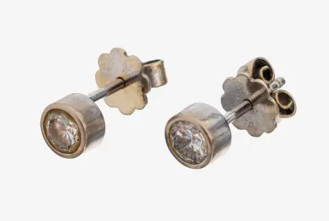 Paire de boucles d'oreilles avec brillants en or 14 kt, or blanc 585/000 poinçonné, 2 brillants total env. 0.40 ct