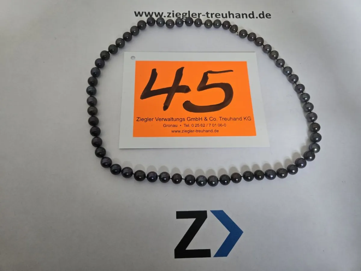 Perlenstrang (60 schwarze Zuchtperlen)