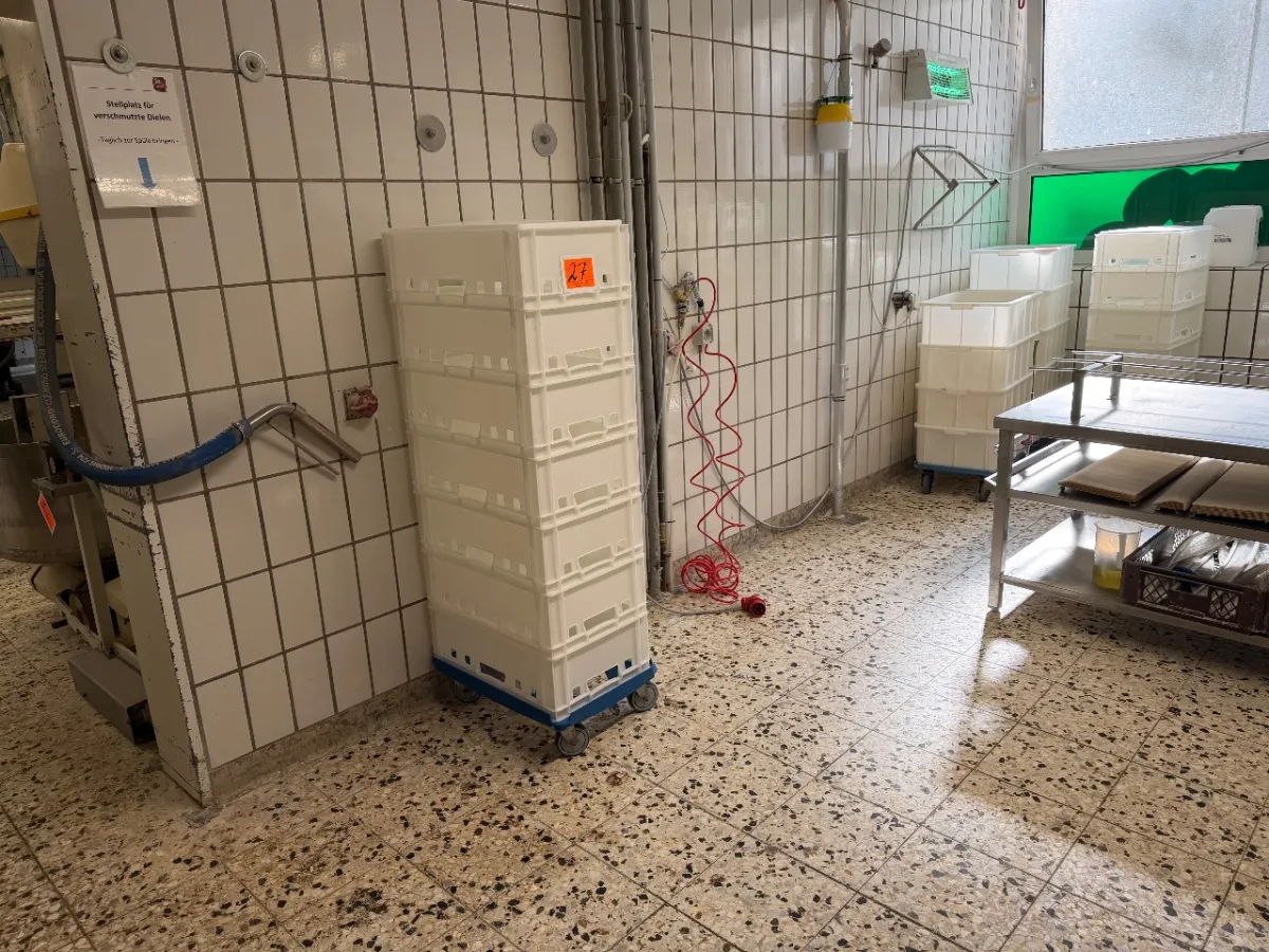 Posten Kunststoff-Wannen (Behälter)