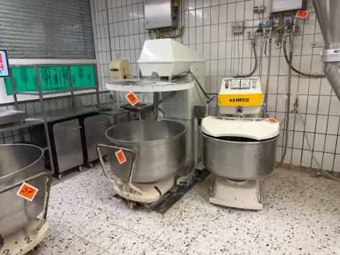 Spiral dough mixer (Kemper, S 125 A)