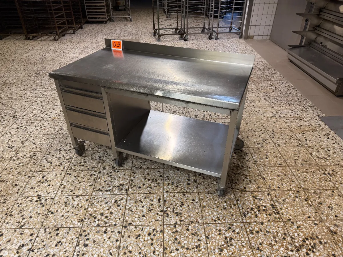 Stainless steel work table (dim.: 150 x 80 x 90 cm)