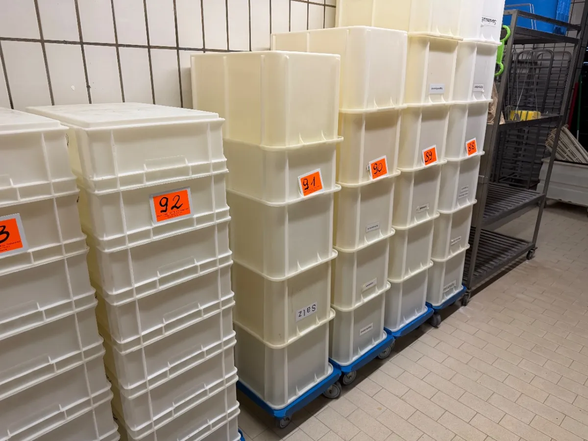 Posten Kunststoff-Wannen (Behälter)