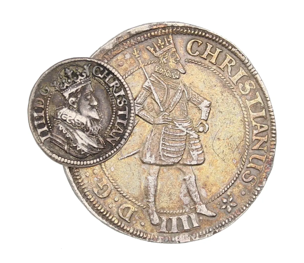 Danemark sous Christian IV (1588–1648) – 2 couronnes 1618, Ø 46,5 mm, 37,5 g, rayures, TTB avec fine patine dorée uniforme