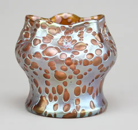 Loetz – Wazon „Orbulin” – wys. 13,5 cm, Ø 14,5 cm, Johann Loetz Witwe Klostermühle ok. 1900