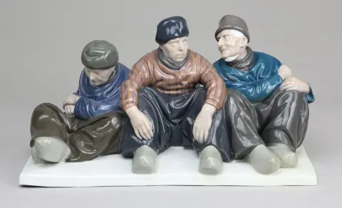 Duża grupa Meissen „Trzej rybacy z Volendam” – porcelana malowana podszkliwnie, projekt Philipp Lange (1879 – 1964) 1911,…