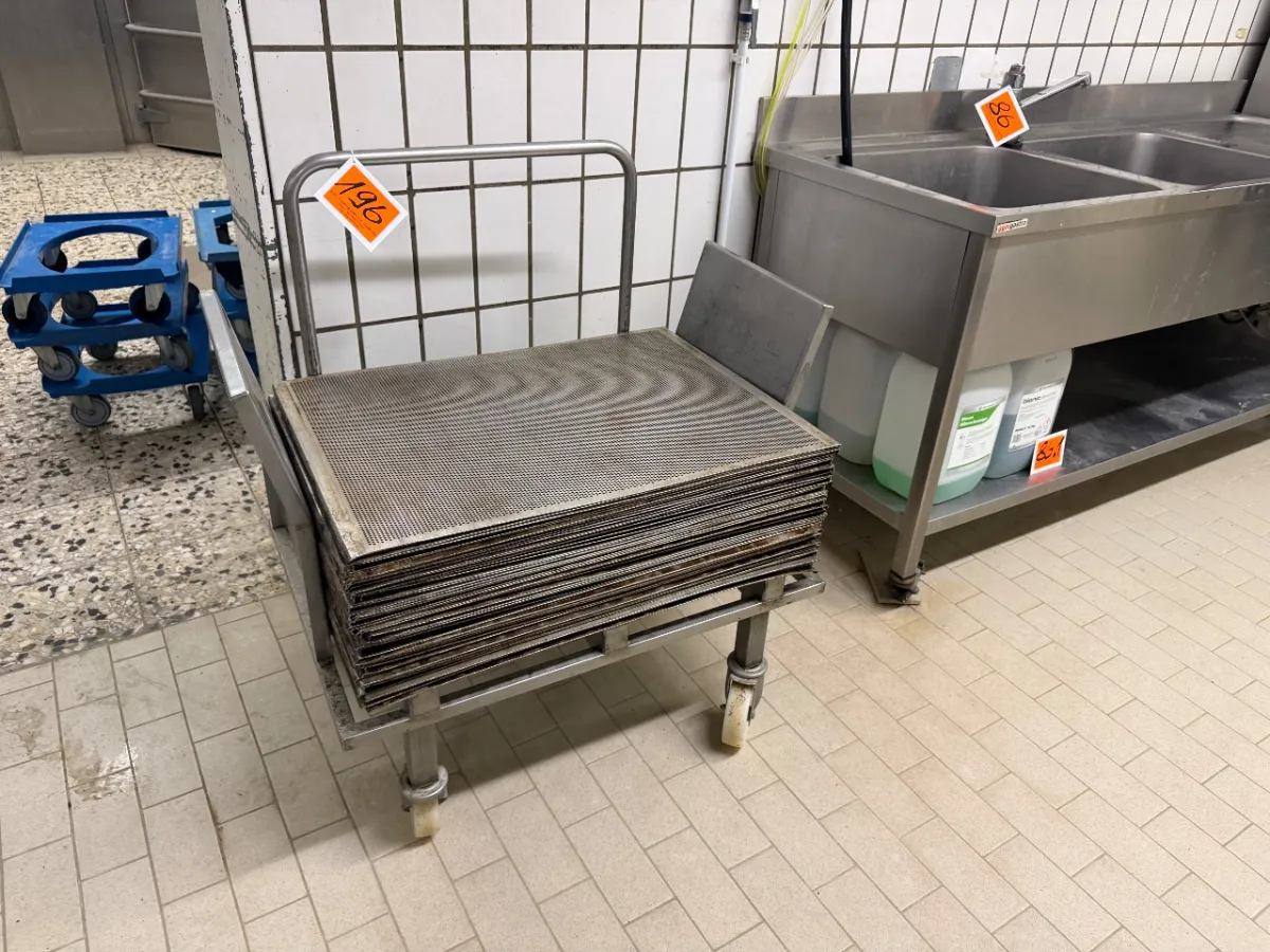 Stainless steel transport trolley (with 2-edge aluminium perforated sheets)