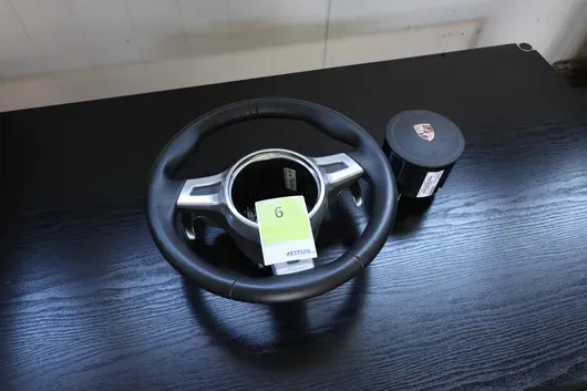 1 个 Porsche 911 / 991 Sport-Design 真皮方向盘