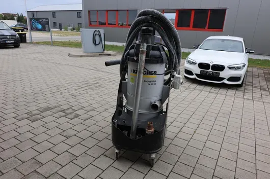 1 台 Kärcher 工业吸尘器