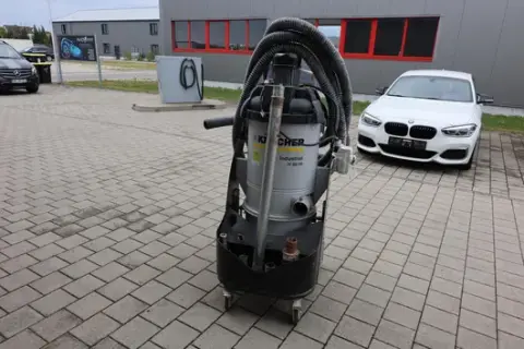 1 aspiradora industrial Kärcher