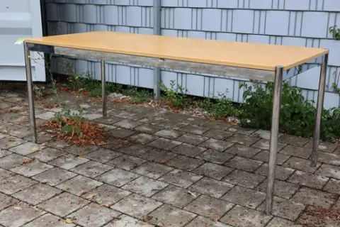 1 adet USM Haller masa