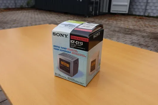 1 x Sony 收音机闹钟