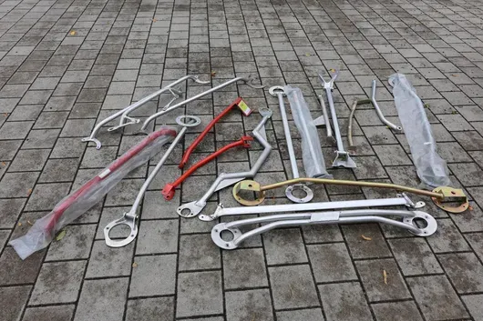 塔顶拉杆和底盘拉杆铝/金属混装