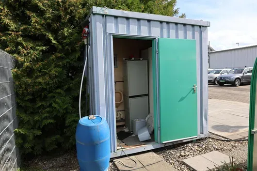 Container sanitar cu toaletă