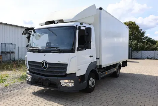 Mercedes Benz Atego 818 LBW 冷藏厢式车