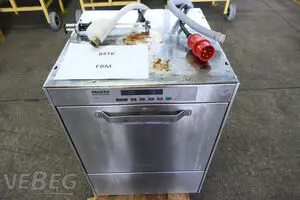 أجهزة مطبخ: غسالة أطباق Miele G8066، آلة قهوة Franke Evolution