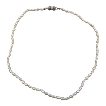 COLLANA DI PERLE D'ACQUA DOLCE CON CHIUSURA IN ARGENTO 925.