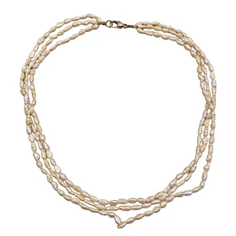 Collar de perlas de agua dulce con cierre de plata 925 dorada.