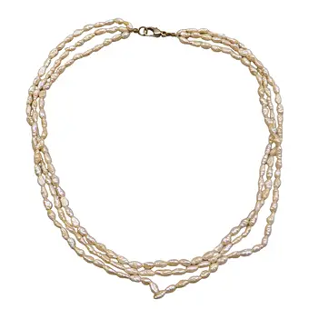 Collana di perle d'acqua dolce con chiusura in argento 925 dorata.