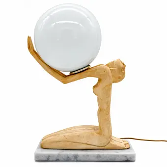 LAMPADA DA TAVOLO ART DÉCO, DONNA CON SFERA DI VETRO.