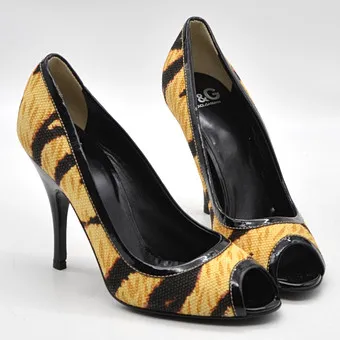 Dolce & Gabbana. Pantofi cu toc înalt cu vârf deschis, model tigru.