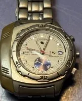 Quartz HAU "Citizen" Titanium, Radio controlled Multi Channel, guter Zustand, Glas mit Kratzer