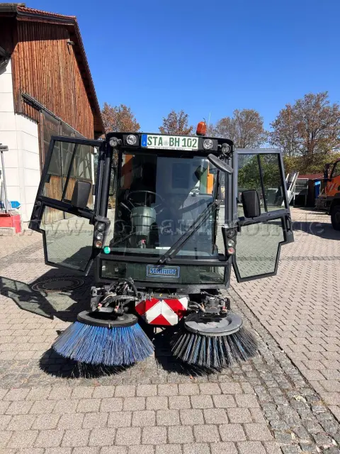 1 zamiatarka Schmidt Swingo 200+
