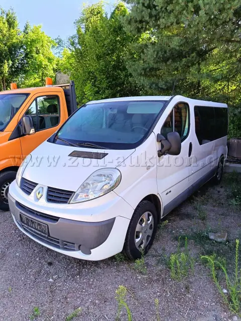 1 Renault Trafic, ei katsastusta, merkittäviä puutteita