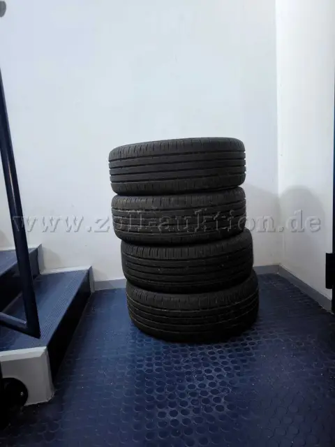 1套Continental EcoContact夏季轮胎215/55 R17