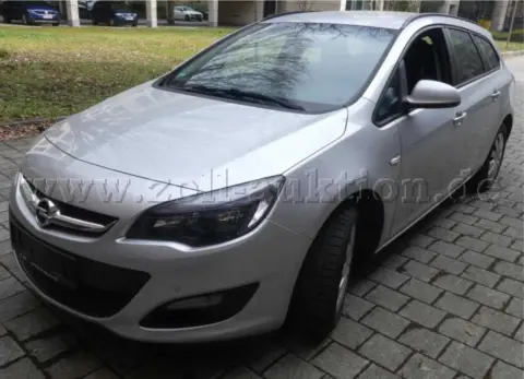 1 Opel Astra Sports Tourer 1.7 diesel Edition