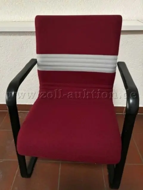 44 vendégszék