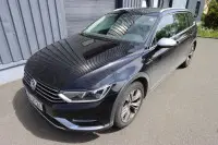 1 autovettura marca Volkswagen modello Passat