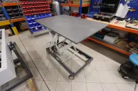 1 table élévatrice mobile Fabr. Feichtner Maschinenbau