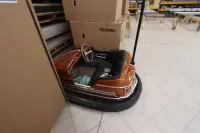 1 autoscooter partiellement démonté