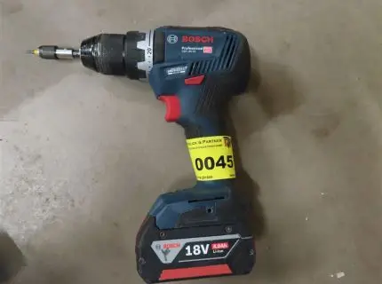 1 akumulatorski odvijač, marka: Bosch, tip: Professional