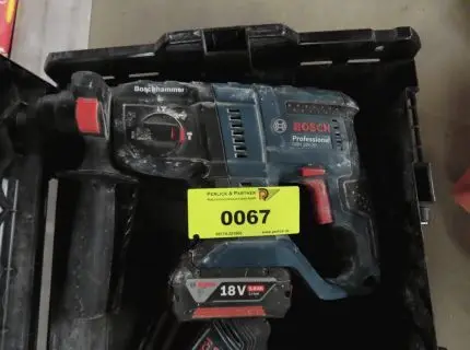 1 rušilački čekić, marka: Bosch, tip: Professional GBH