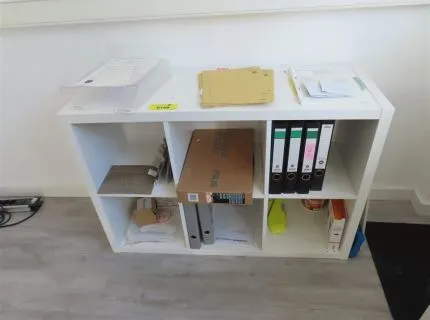 1 scaffale a cubi, 6 scomparti