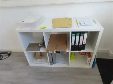 1 scaffale a cubi, 6 scomparti